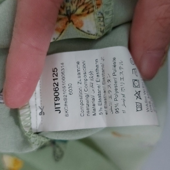 NWOT Butterfly top - Picture 3 of 3